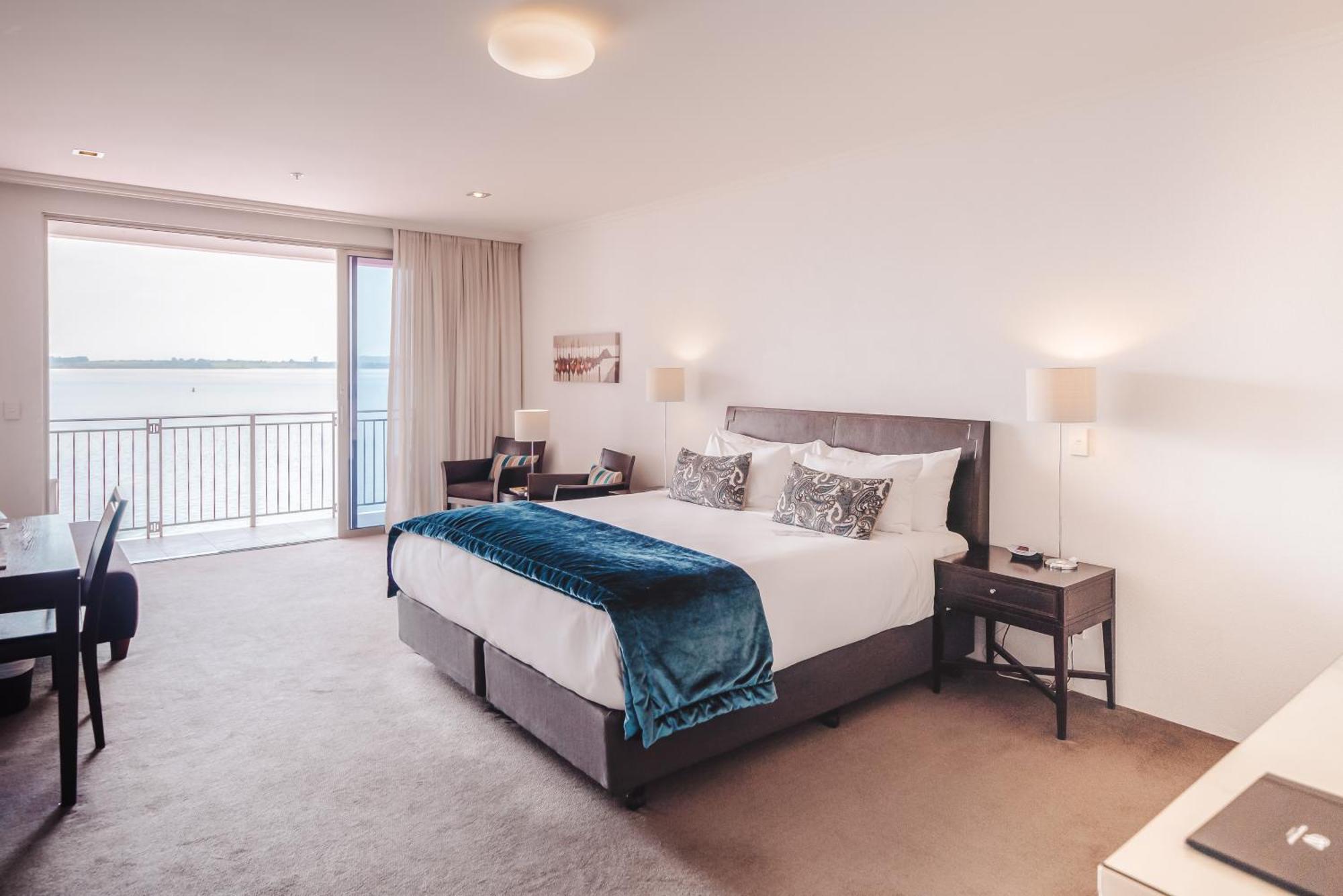 Trinity Wharf Tauranga Hotel Room photo