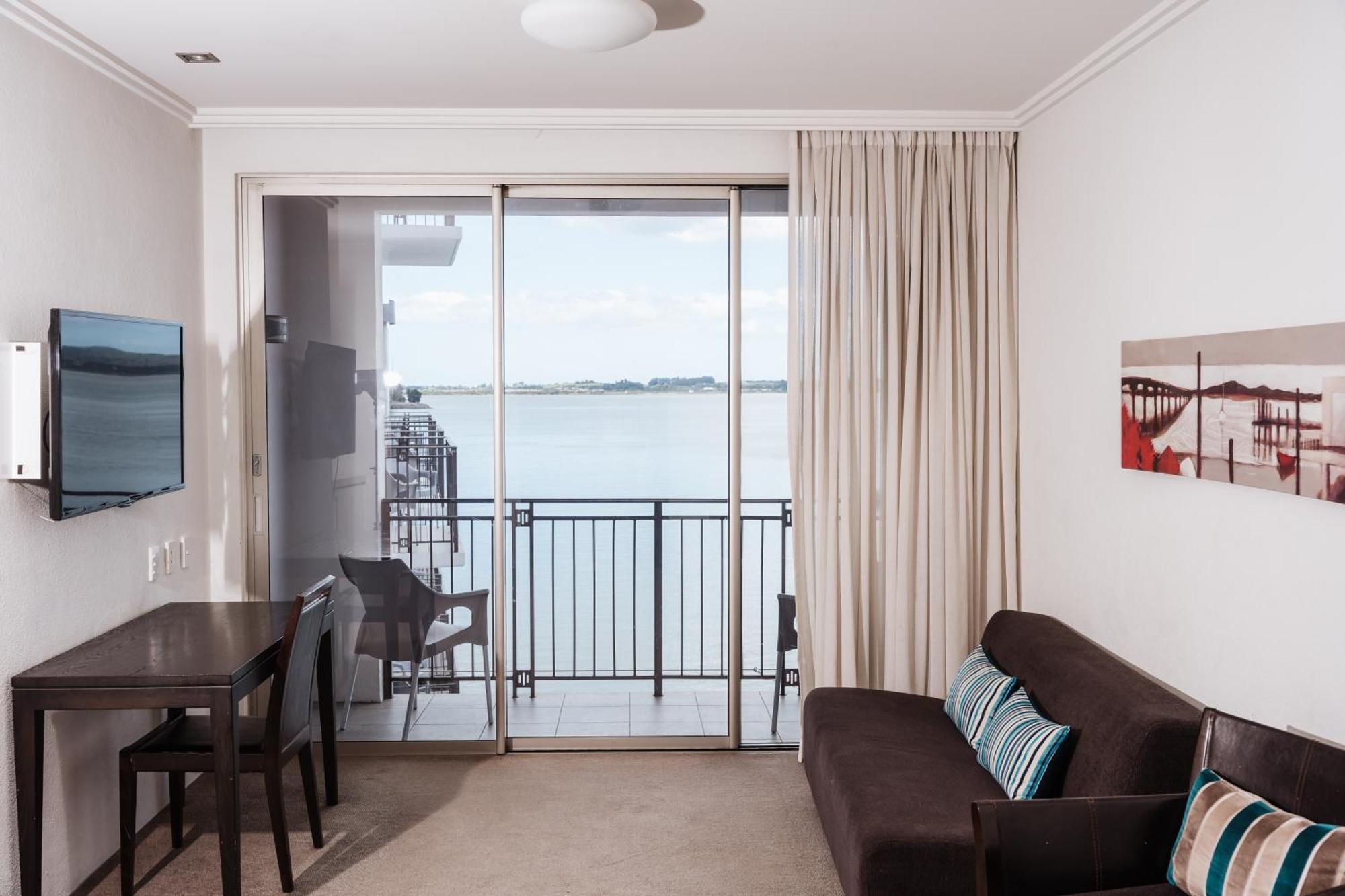 Trinity Wharf Tauranga Hotel Exterior photo
