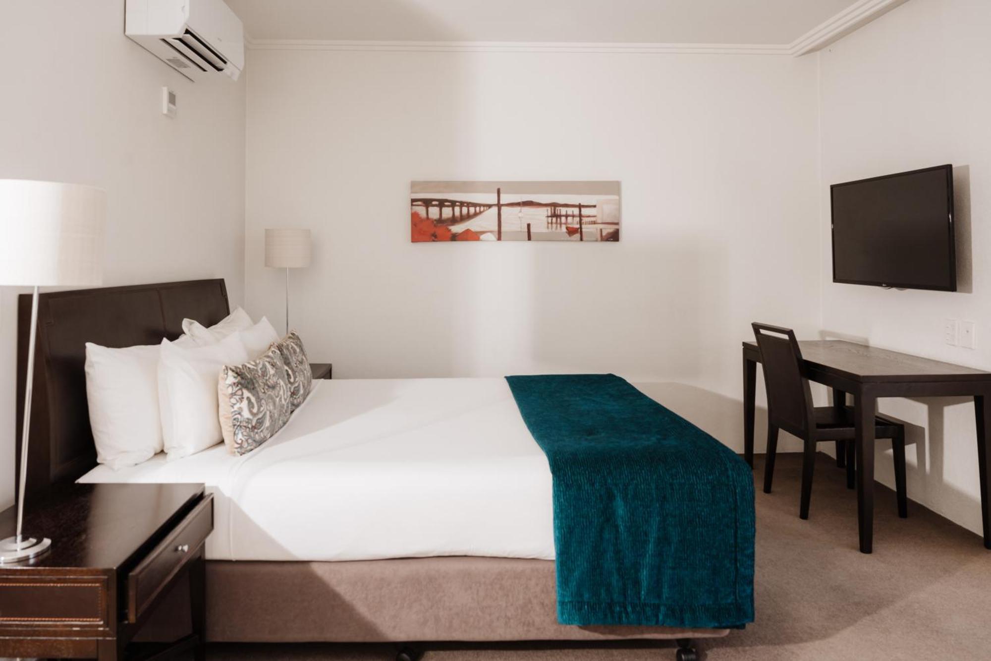 Trinity Wharf Tauranga Hotel Room photo