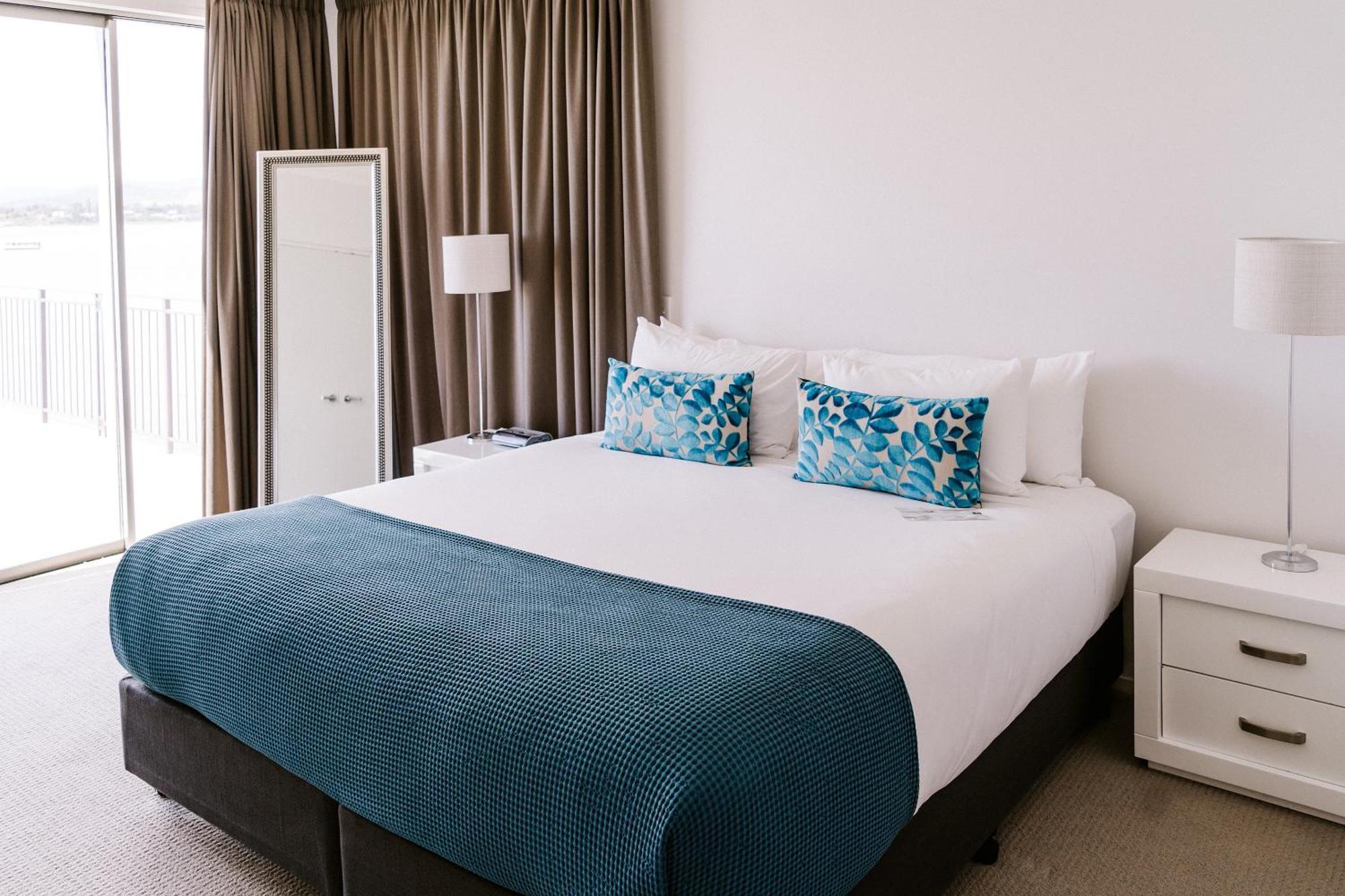 Trinity Wharf Tauranga Hotel Room photo