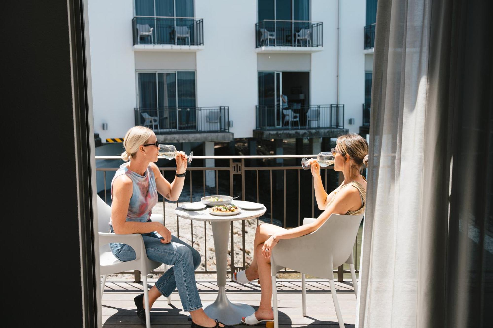 Trinity Wharf Tauranga Hotel Exterior photo